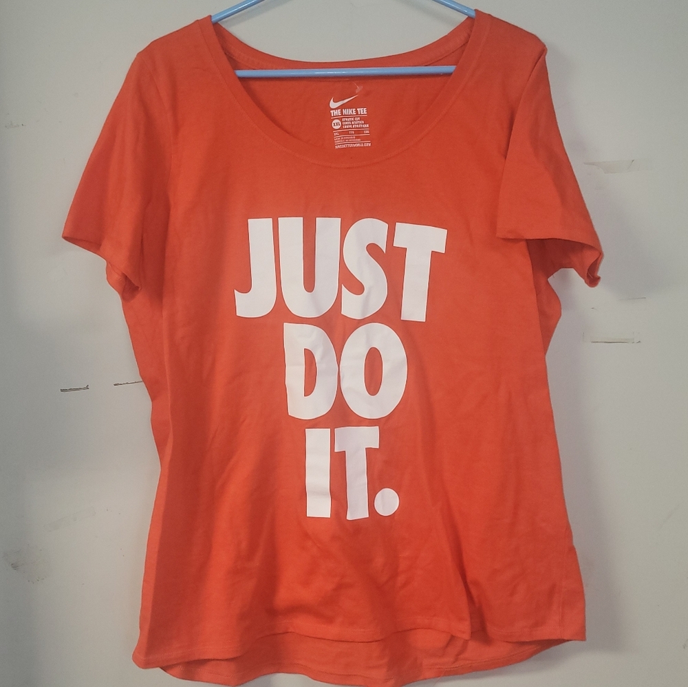 Nike T-shirt - Picture 1 of 2